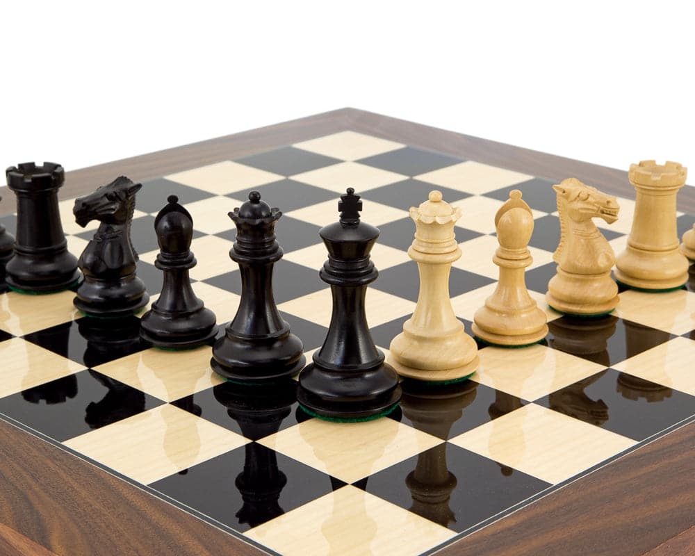 Elegant Palisander Chess Set with Staunton design pieces on high gloss board